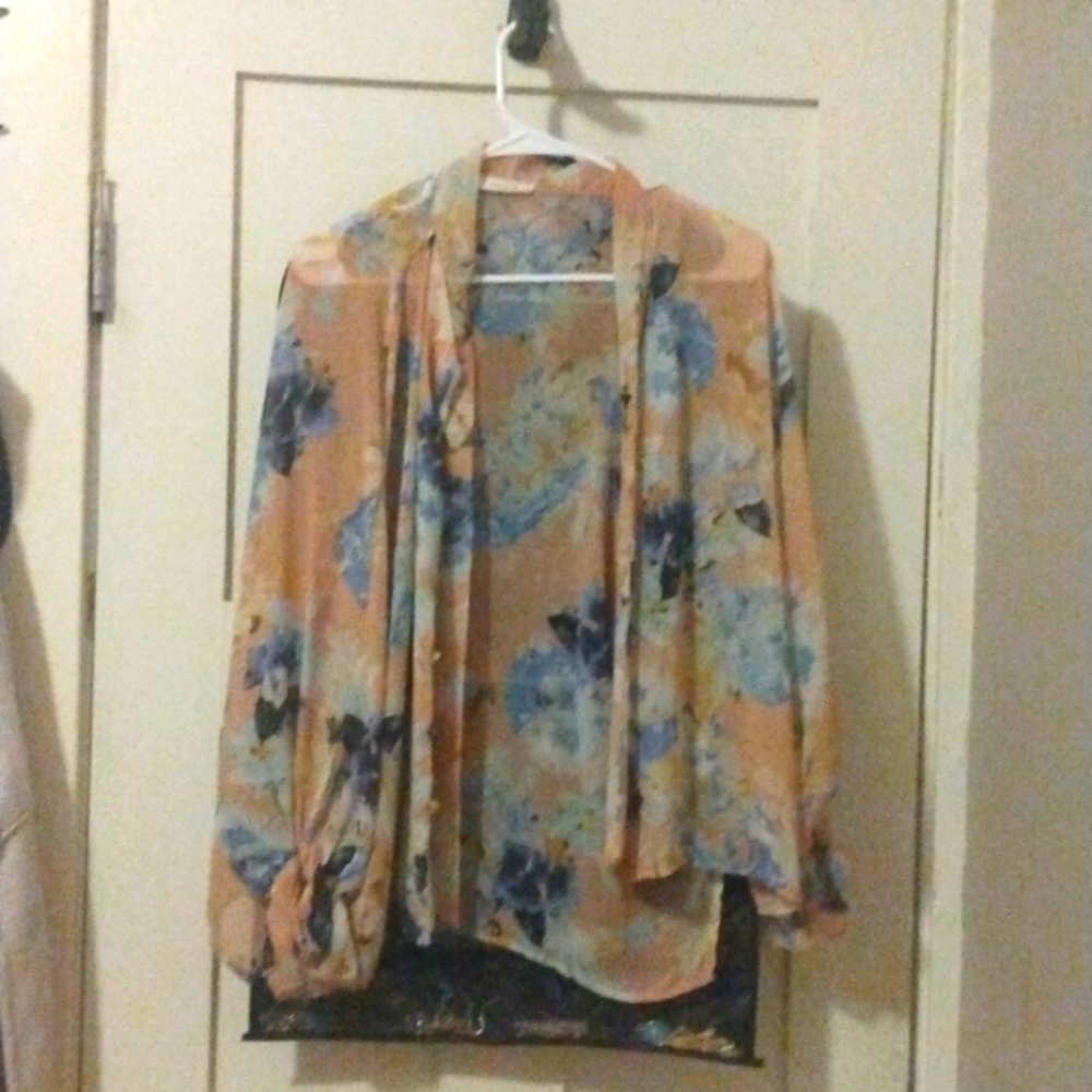 Women's medium size pink blouse